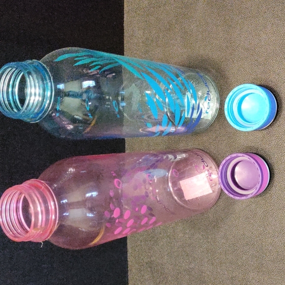 Reduce brand water bottles - Picture 3 of 12